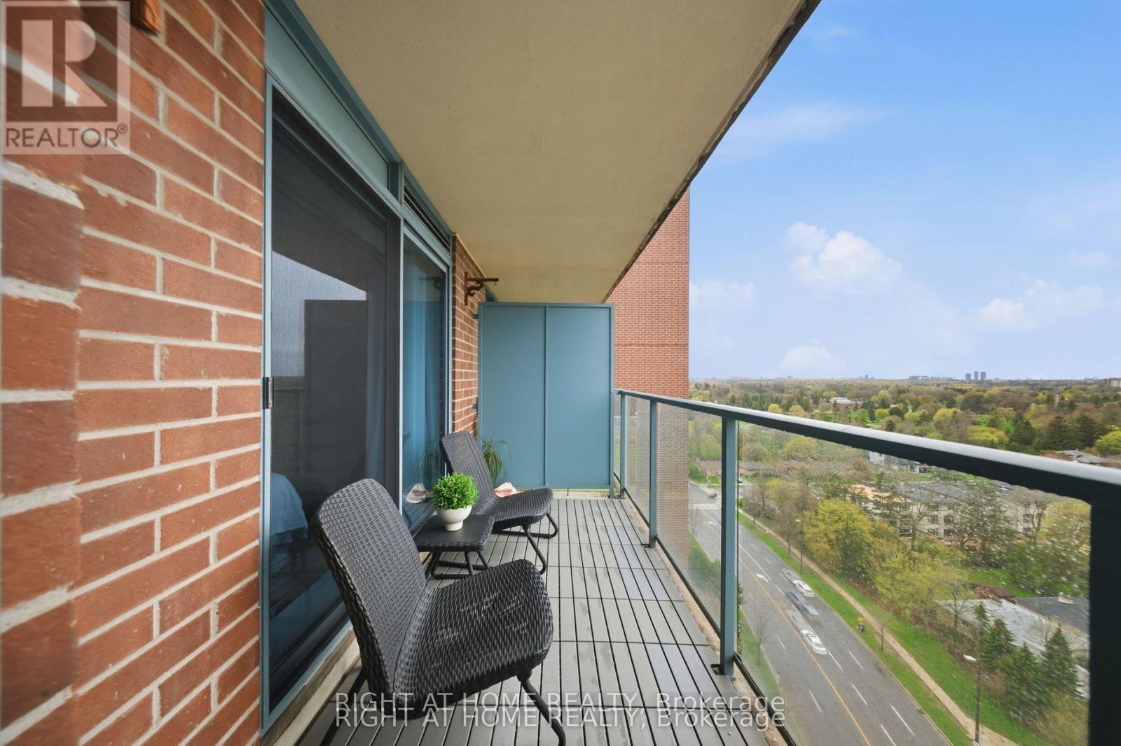 #1915 233 BEECROFT ROAD - 18