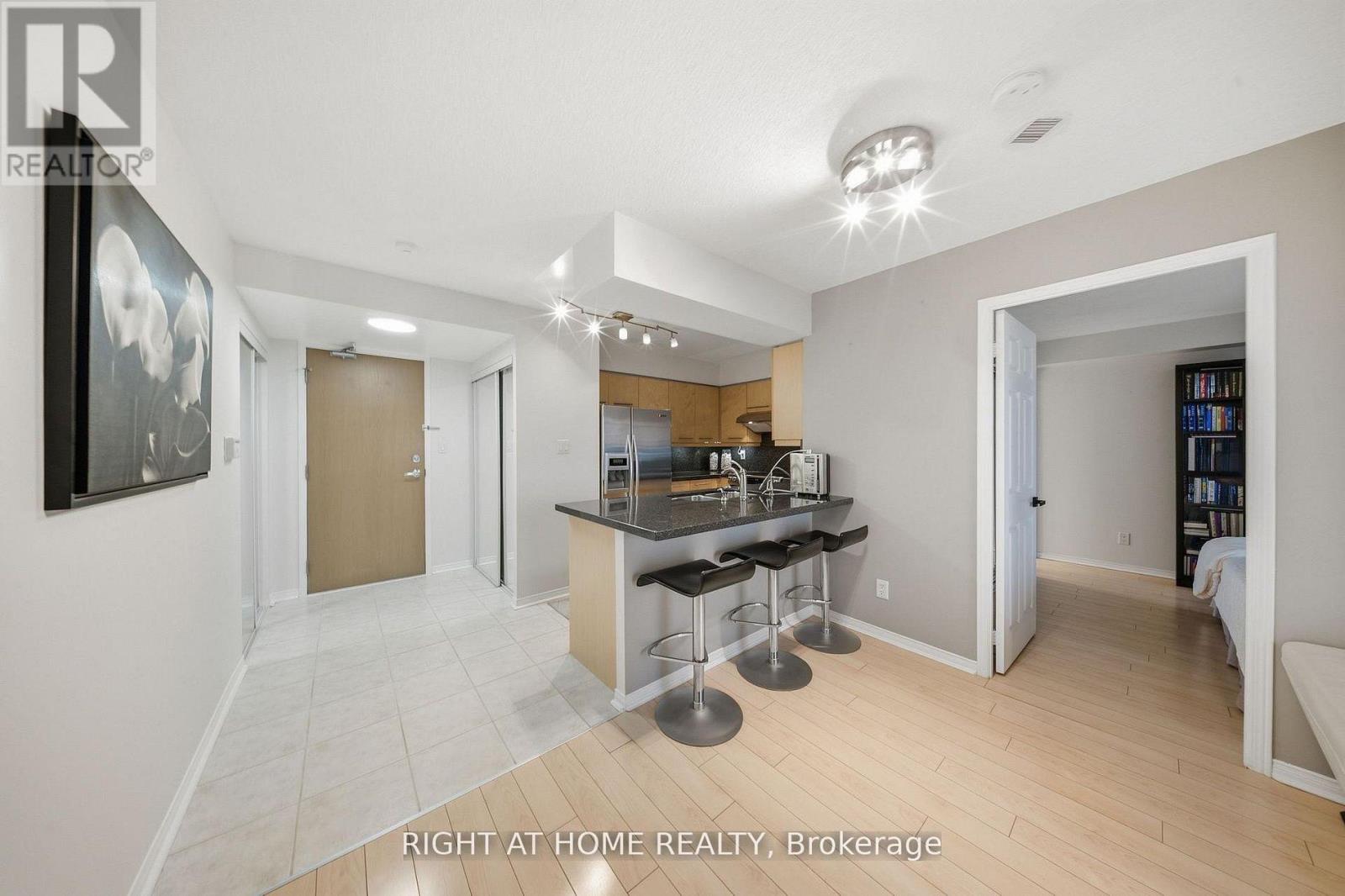 #1915 233 BEECROFT ROAD - 2