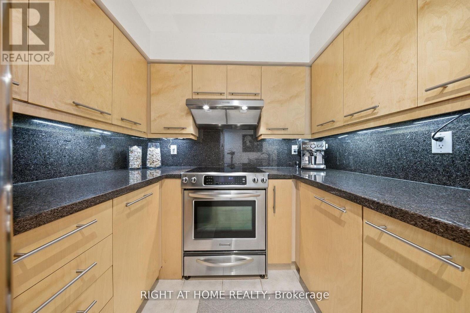 #1915 233 BEECROFT ROAD - 4