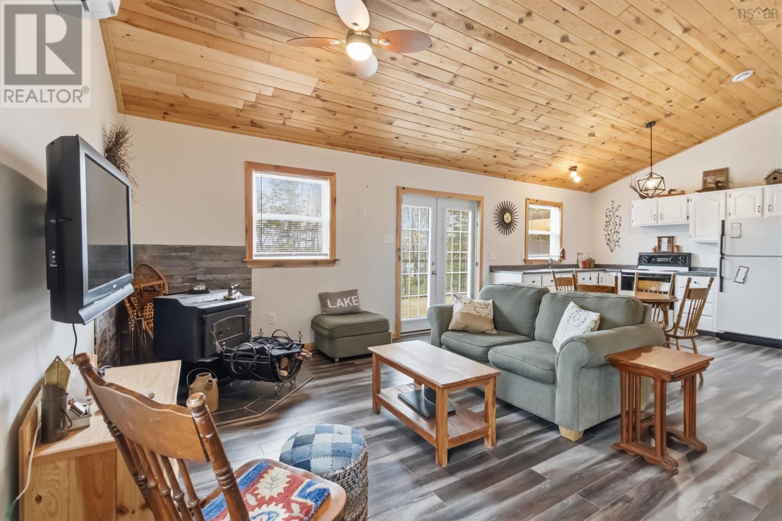 630 Elmwood Extension - 11