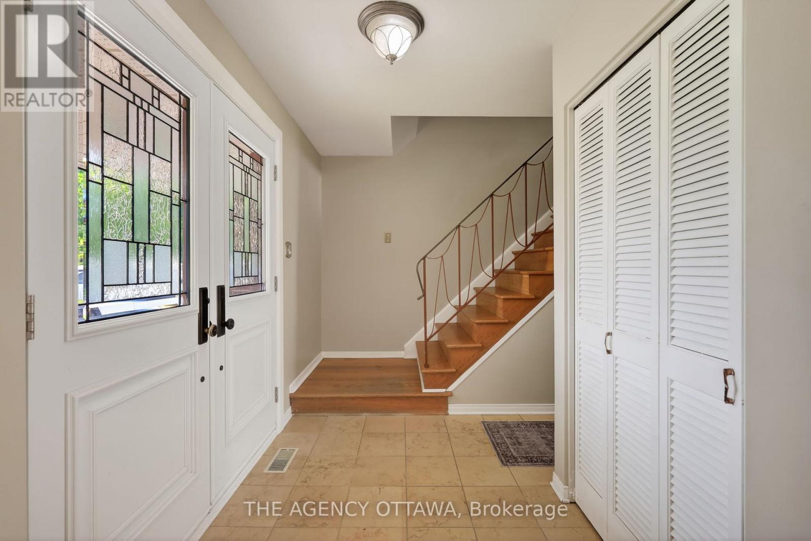 Front Entrance & Foyer