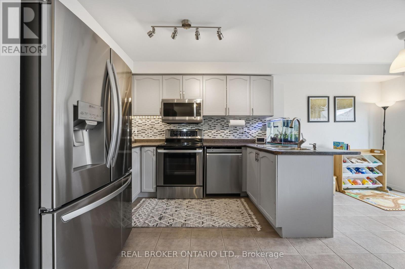 86 COLERIDGE DRIVE - 14