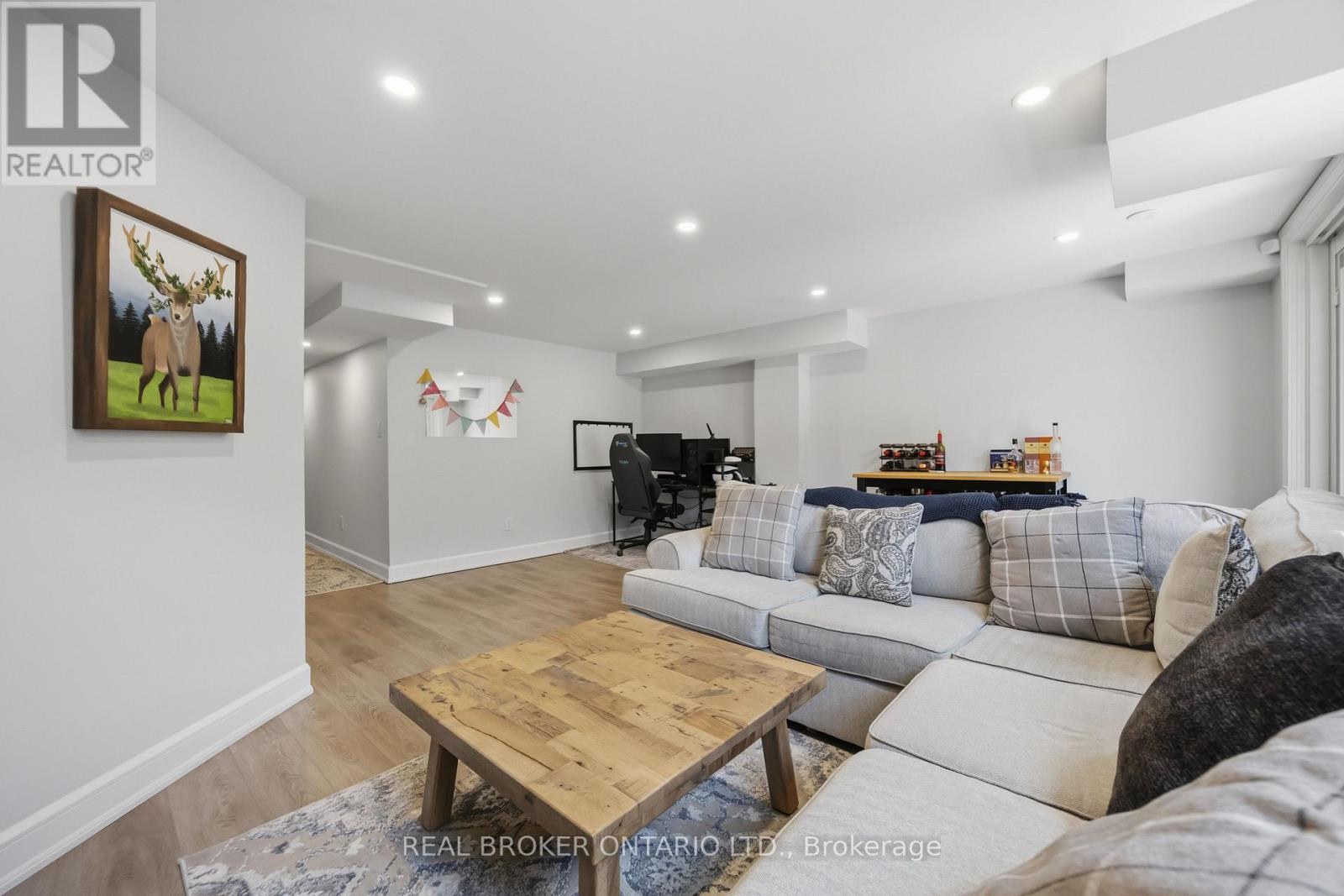 86 COLERIDGE DRIVE - 32