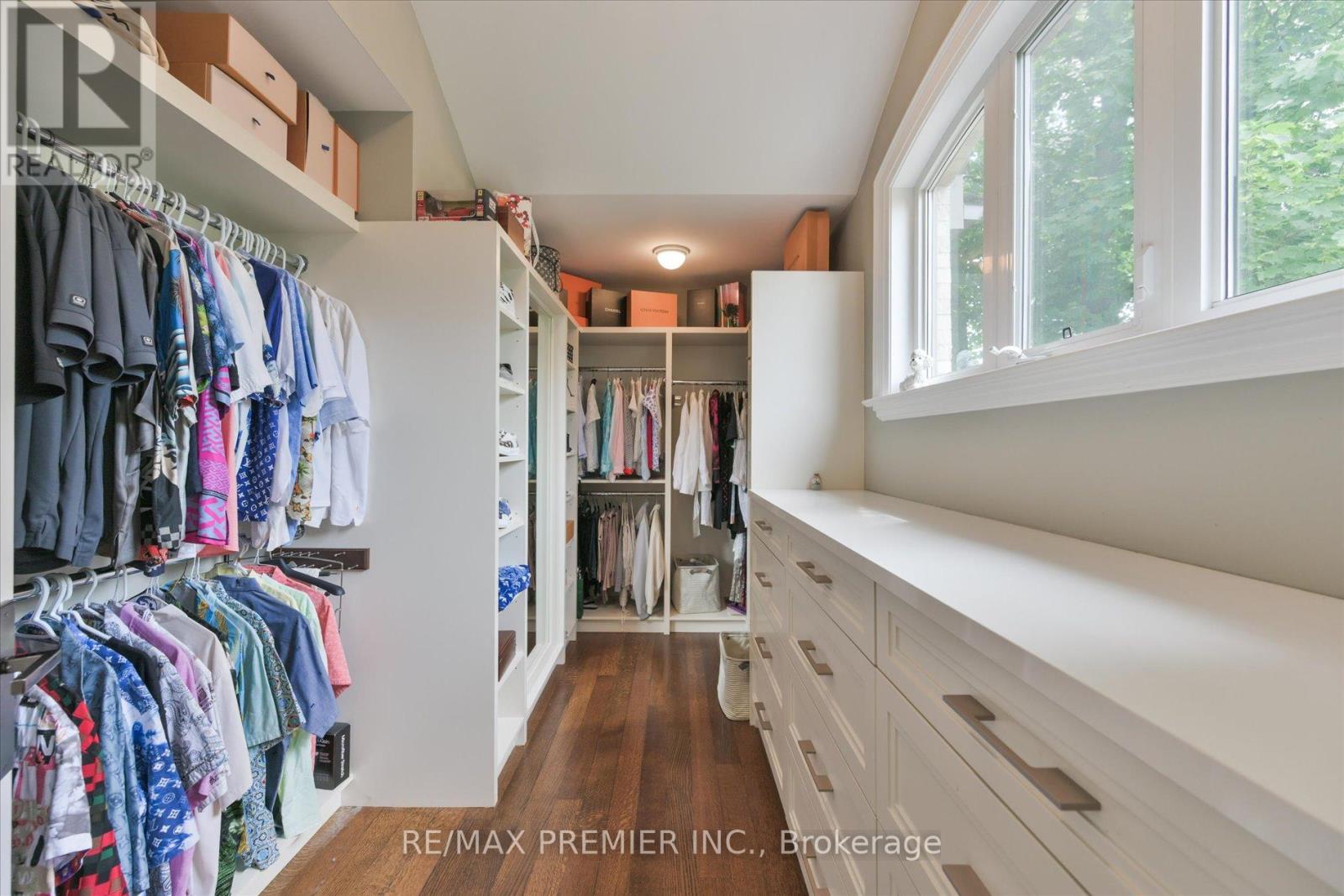 3 COWLEY AVENUE - 24