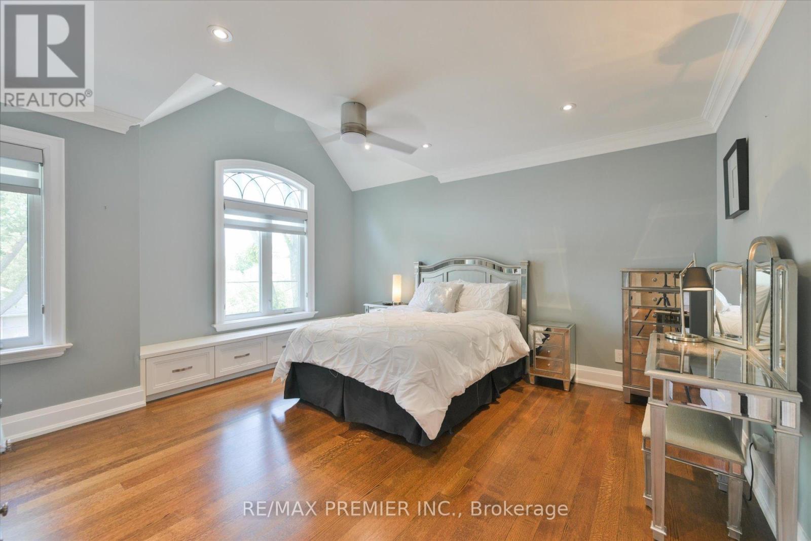 3 COWLEY AVENUE - 29
