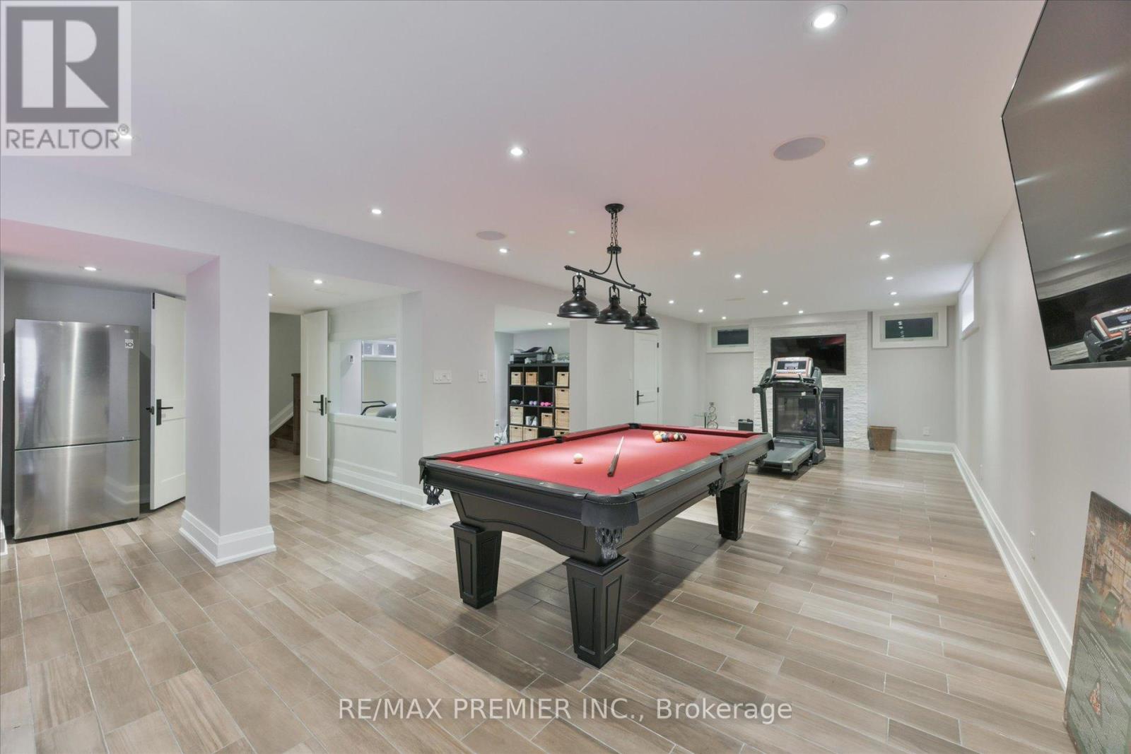 3 COWLEY AVENUE - 36