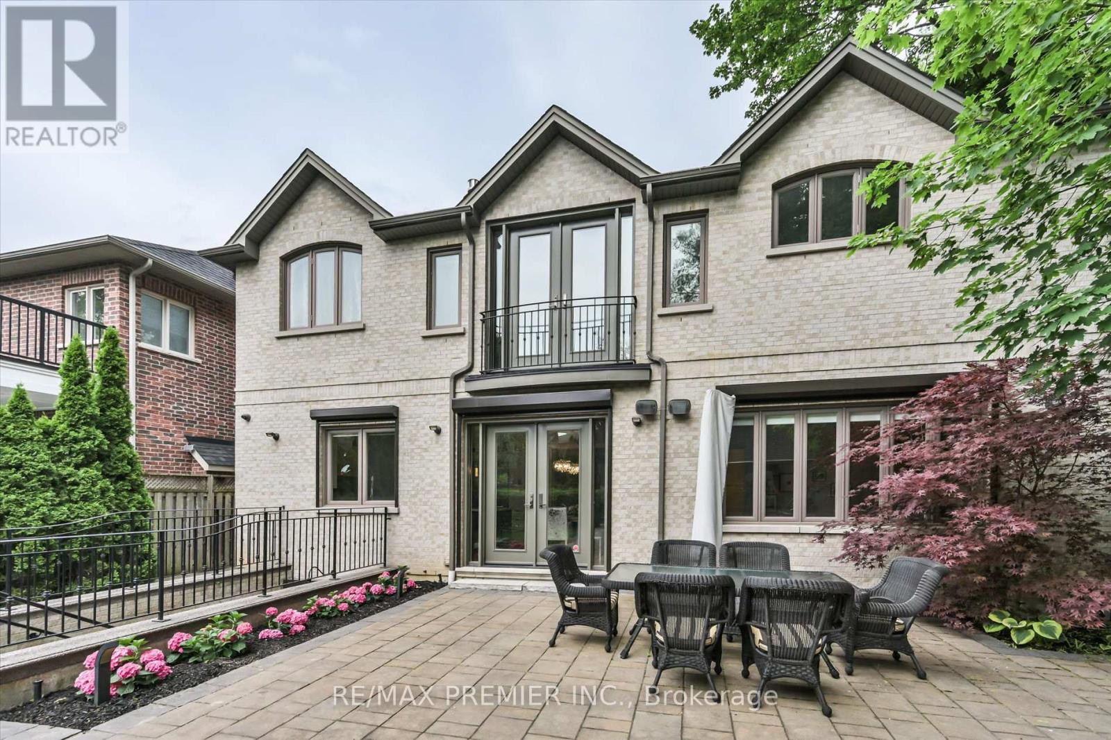 3 COWLEY AVENUE - 39
