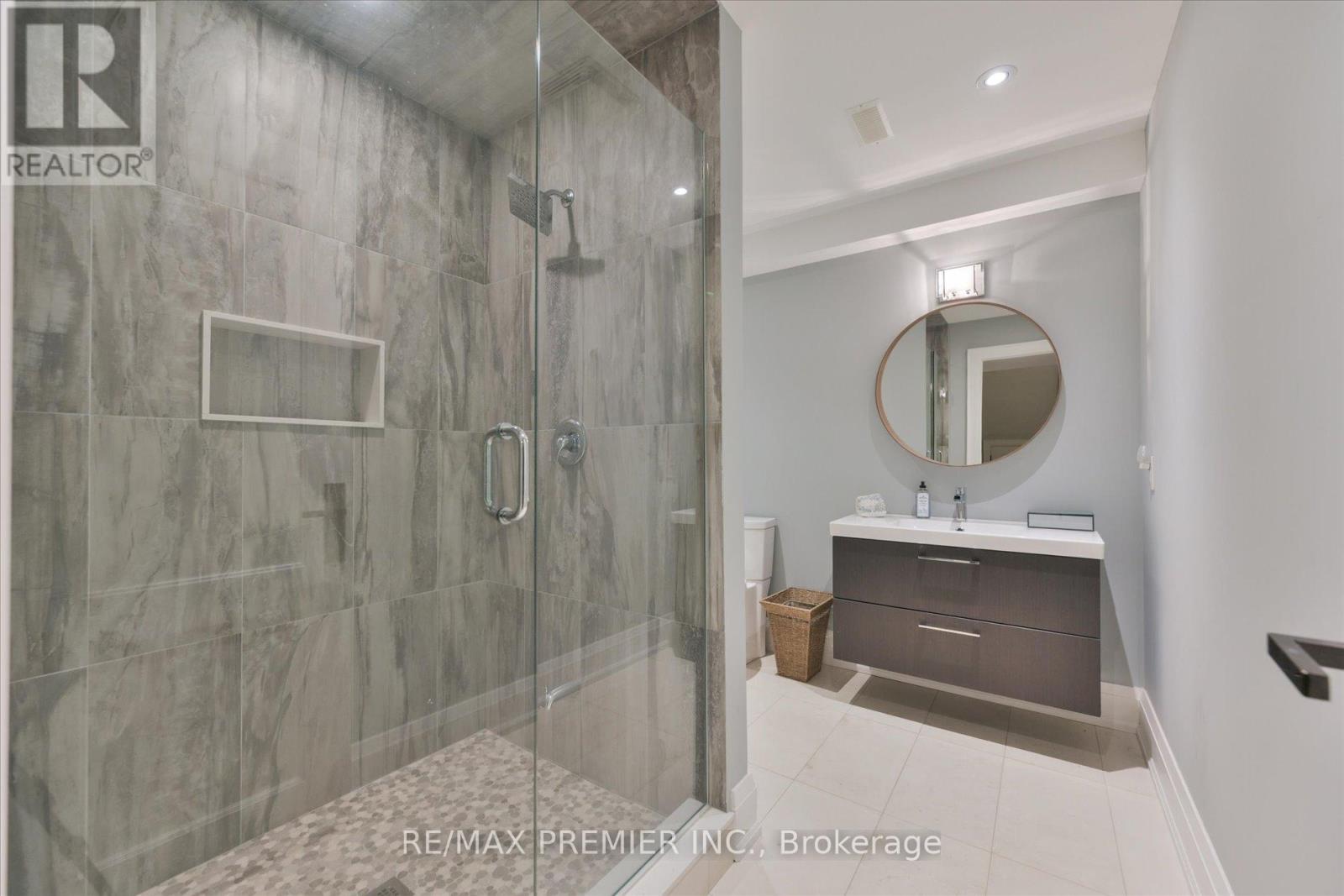 3 COWLEY AVENUE - 40