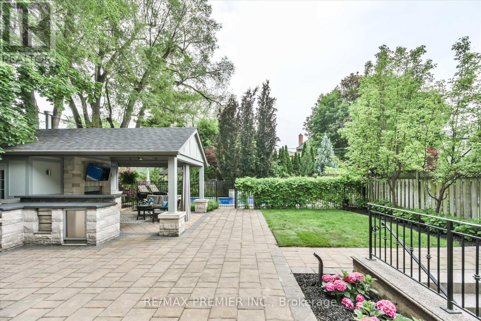 3 COWLEY AVENUE - 41