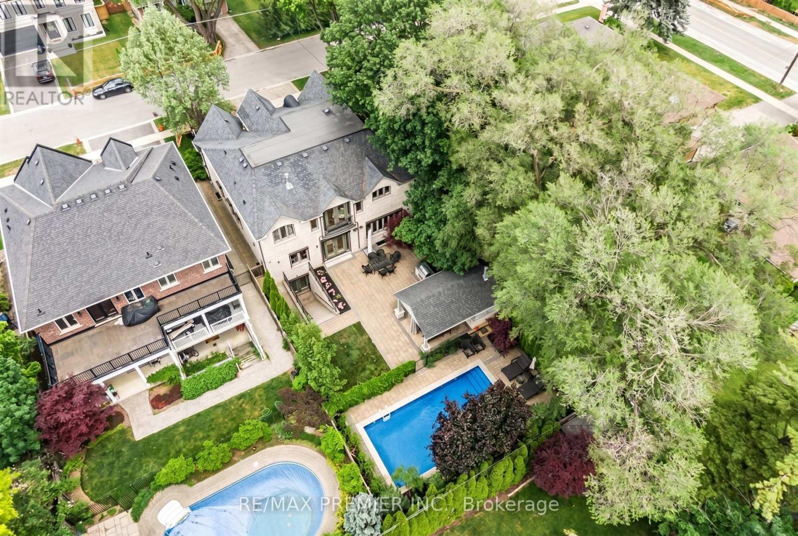 3 COWLEY AVENUE - 48