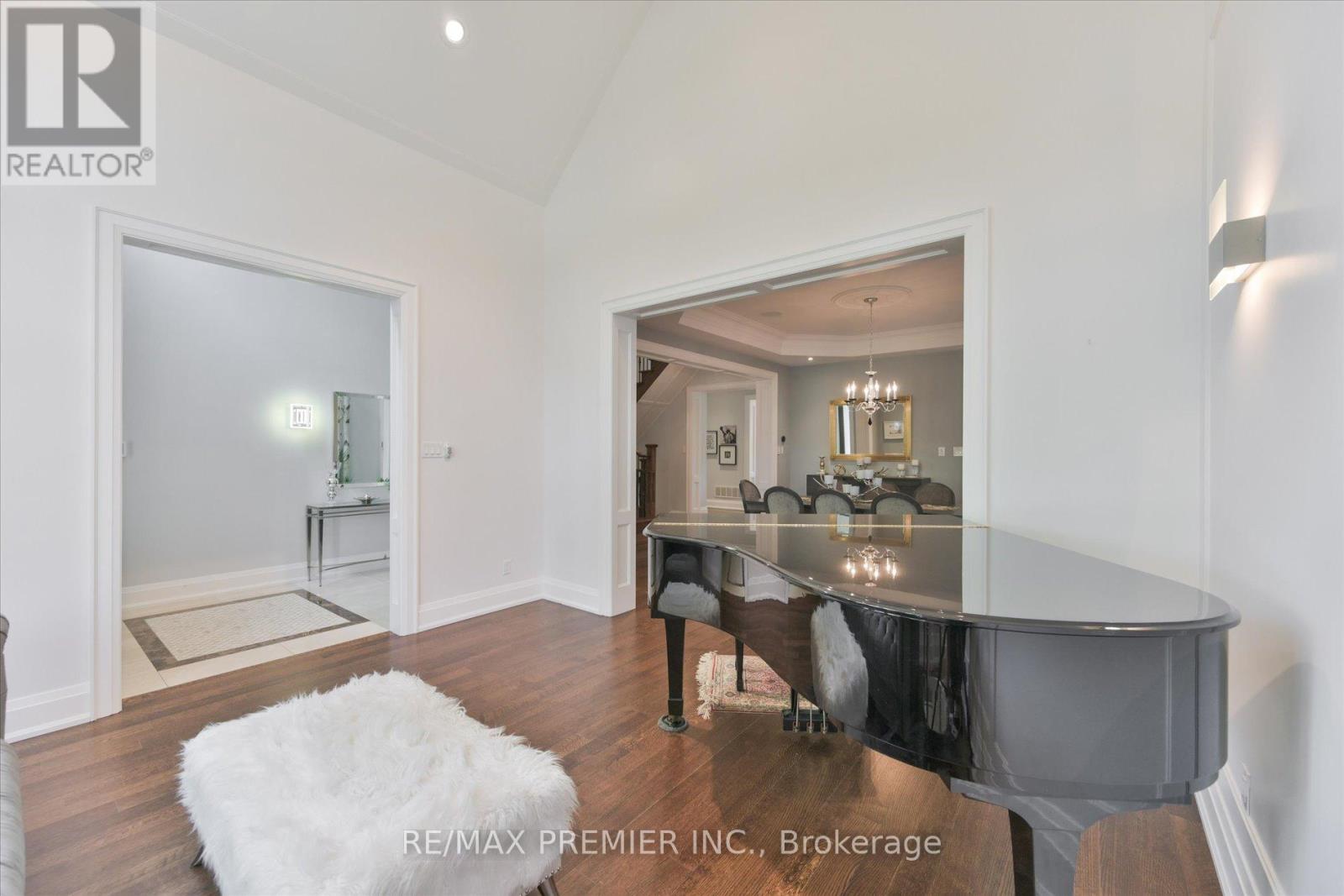 3 COWLEY AVENUE - 7