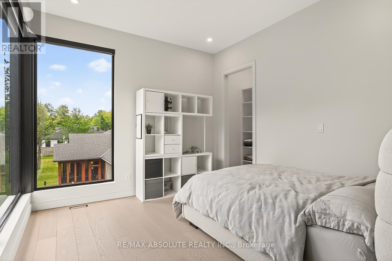 553 SHOREWAY DRIVE - 37