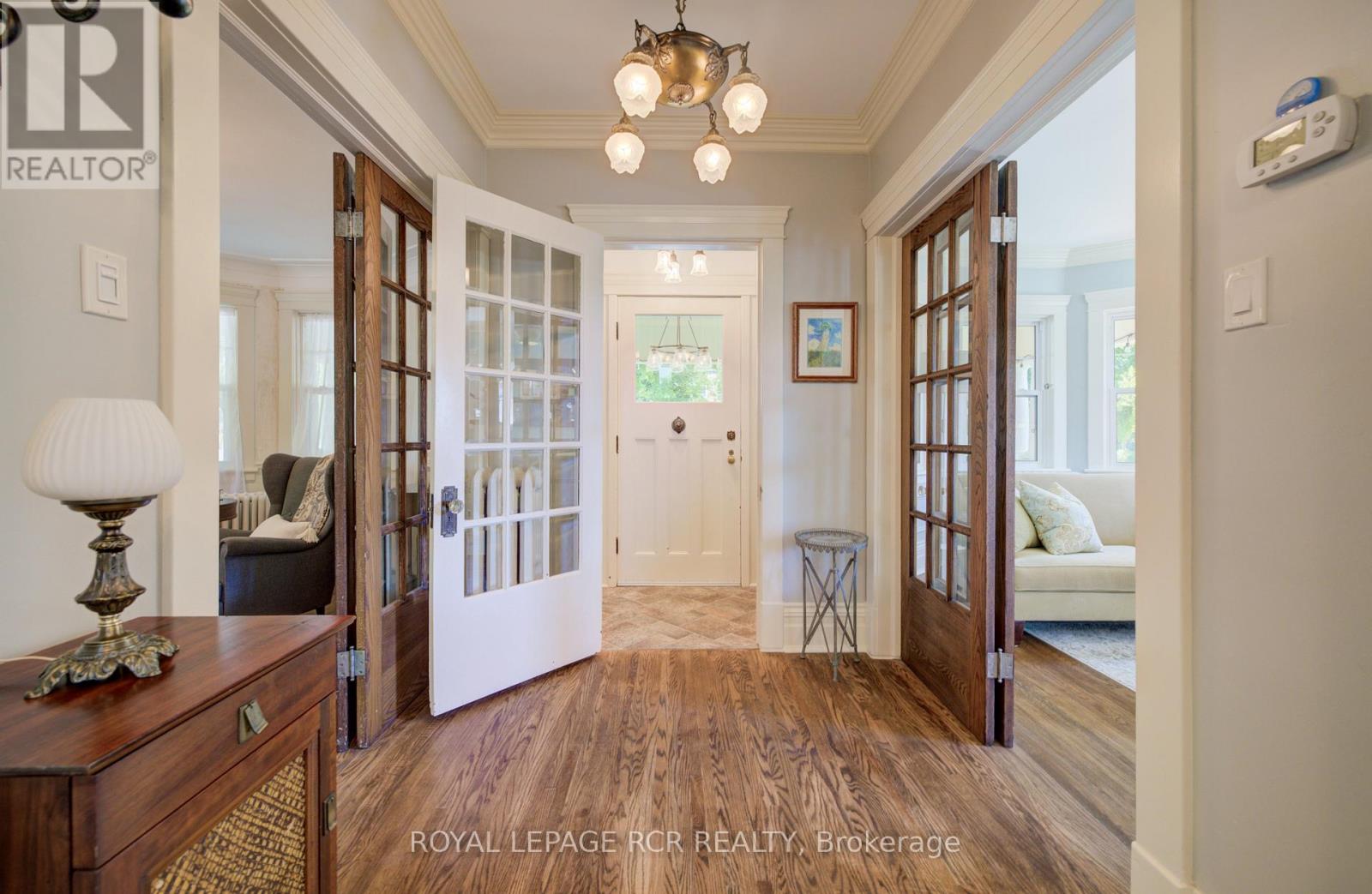 287 FERGUS STREET N - 10