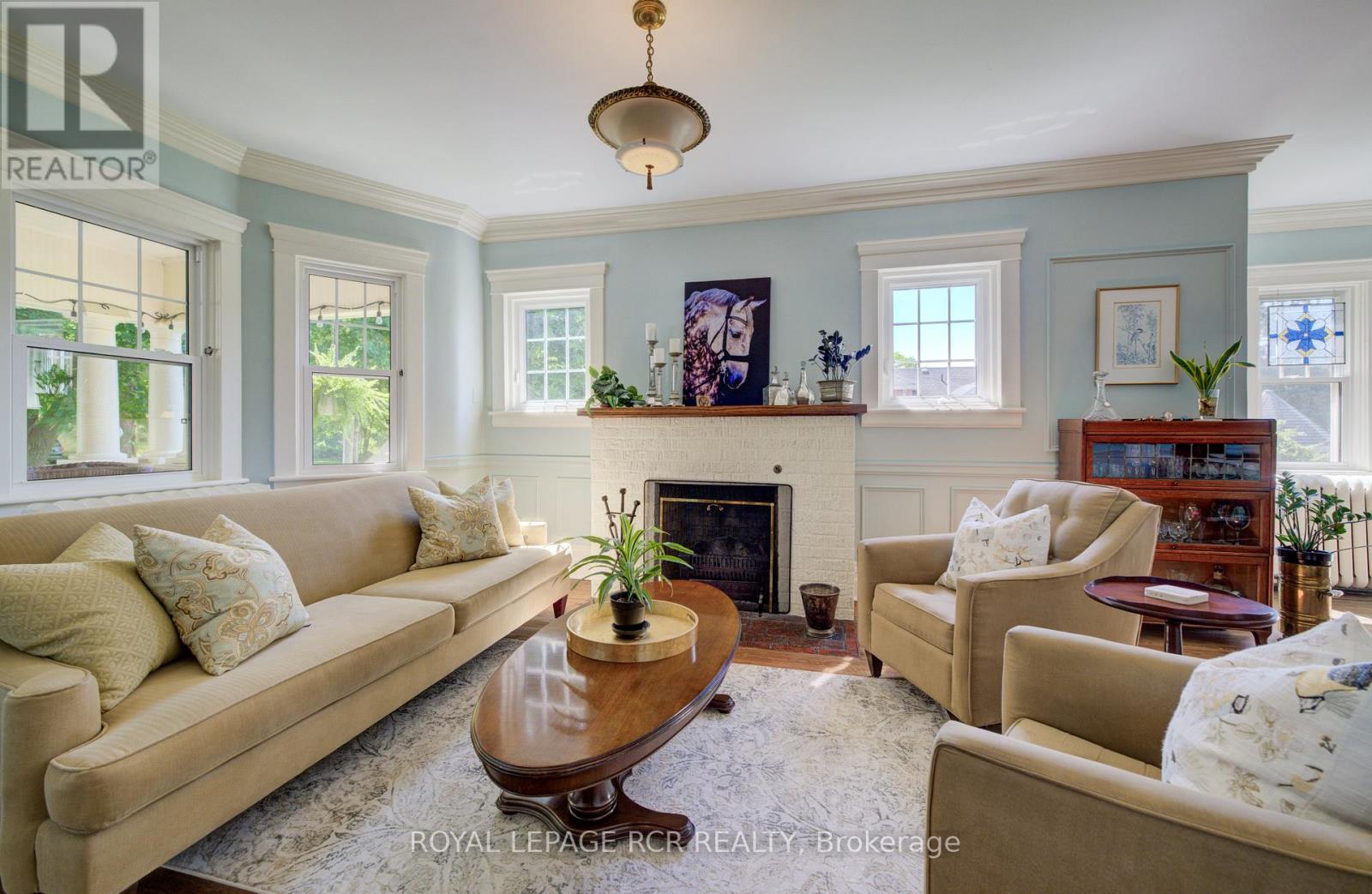 287 FERGUS STREET N - 14