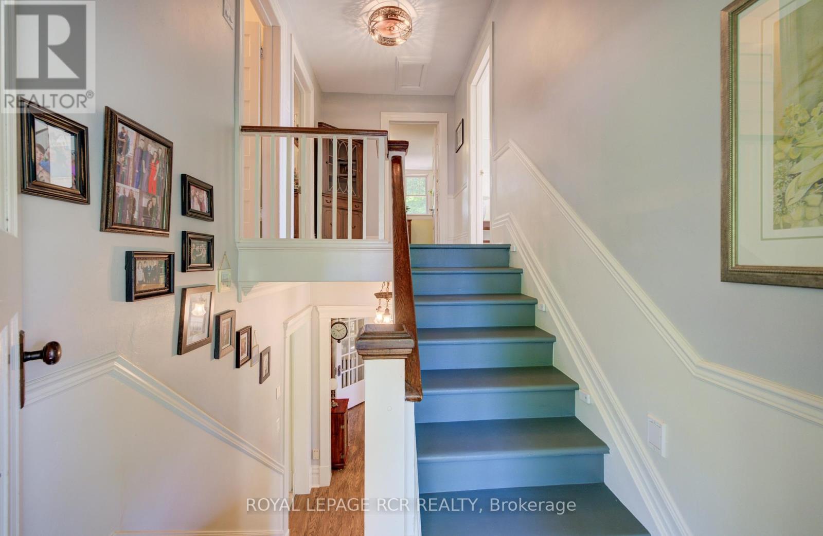 287 FERGUS STREET N - 25
