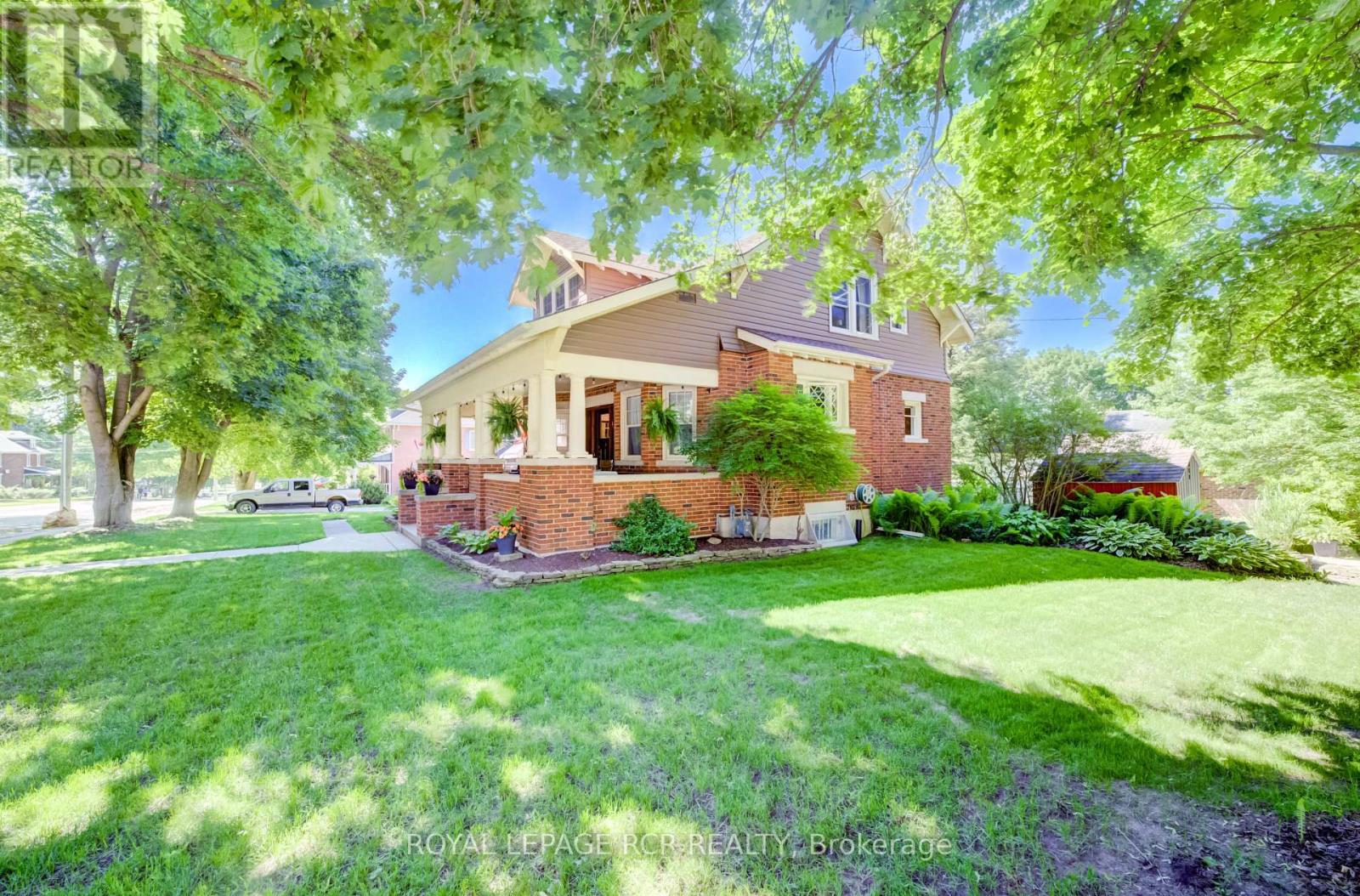 287 FERGUS STREET N - 3