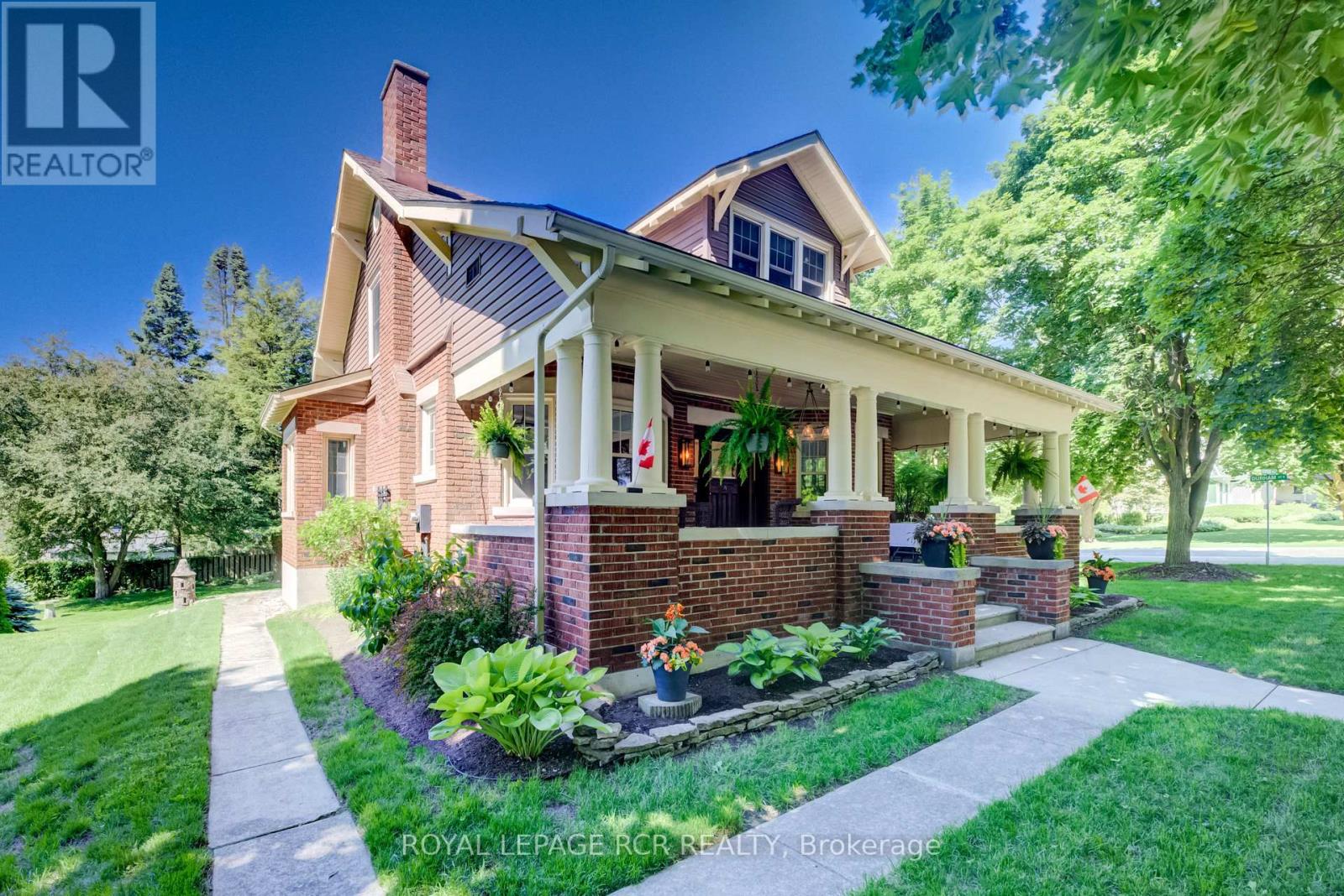 287 FERGUS STREET N - 4