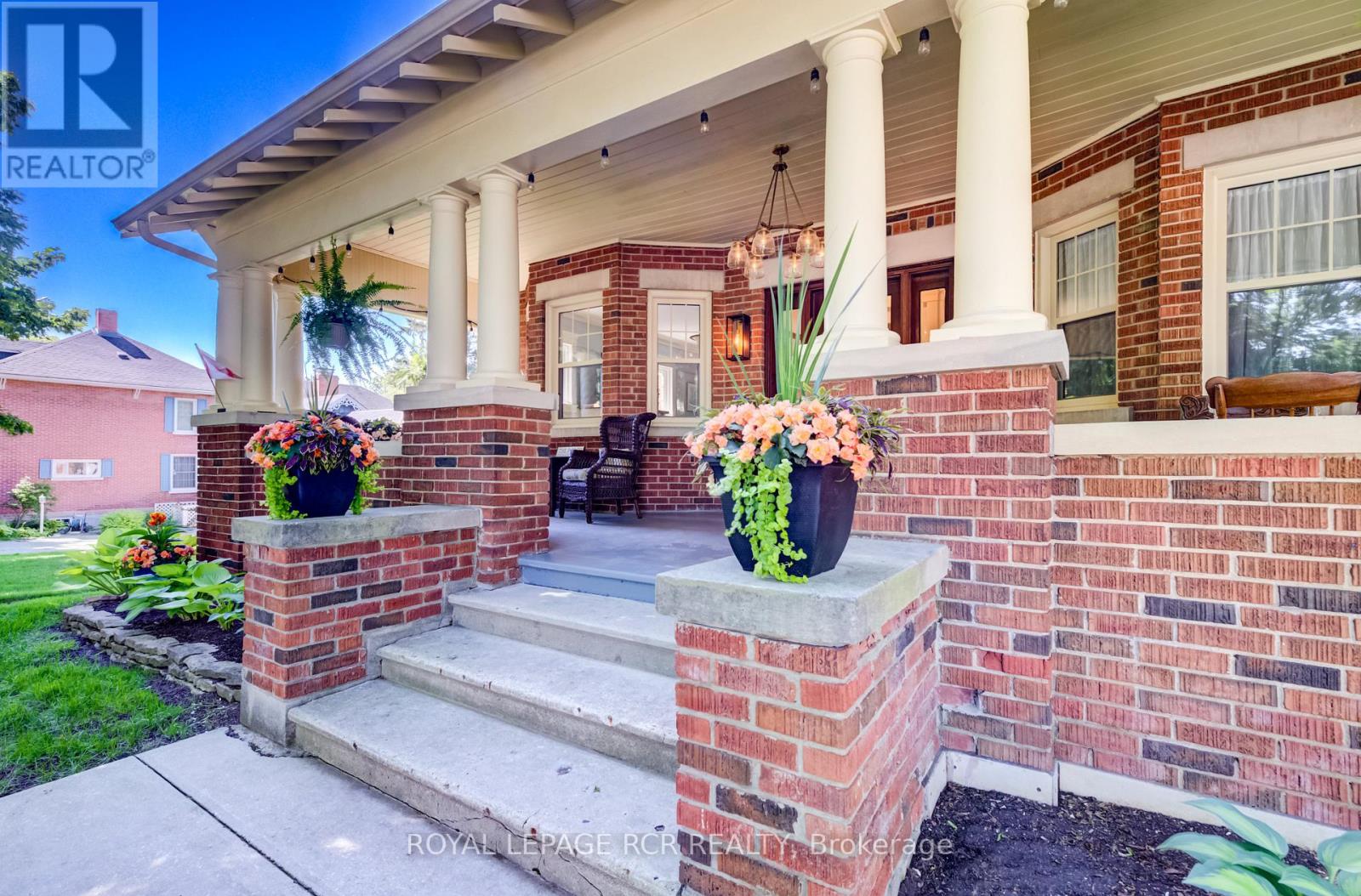 287 FERGUS STREET N - 5