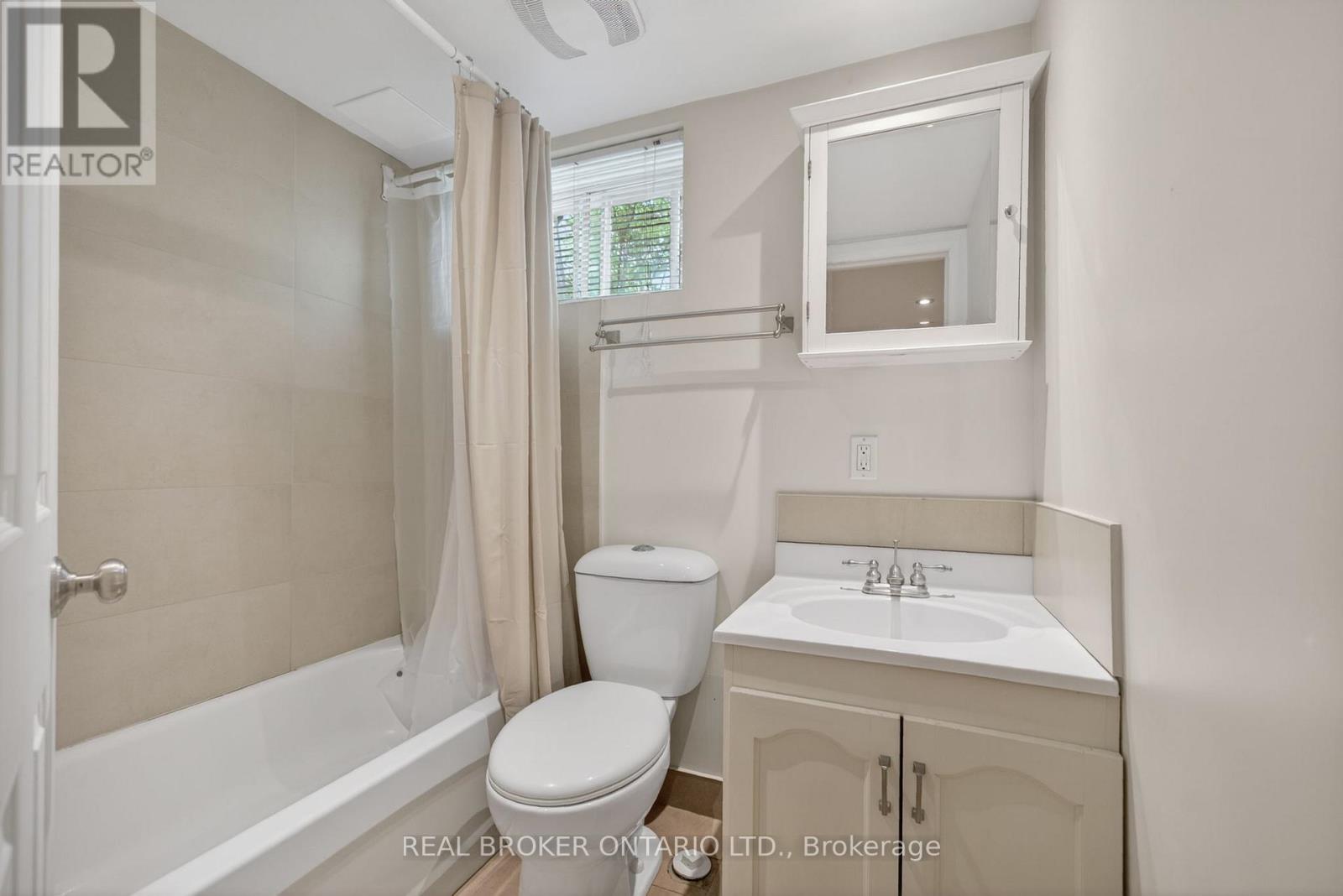 6 Bed, 4 Bath House for Sale in Ottawa – 9 GRAHAM AVENUE, Ottawa – MLS# X13443854 - Image 29