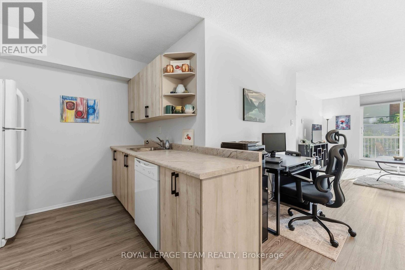 #203 110 FORWARD AVENUE - 10