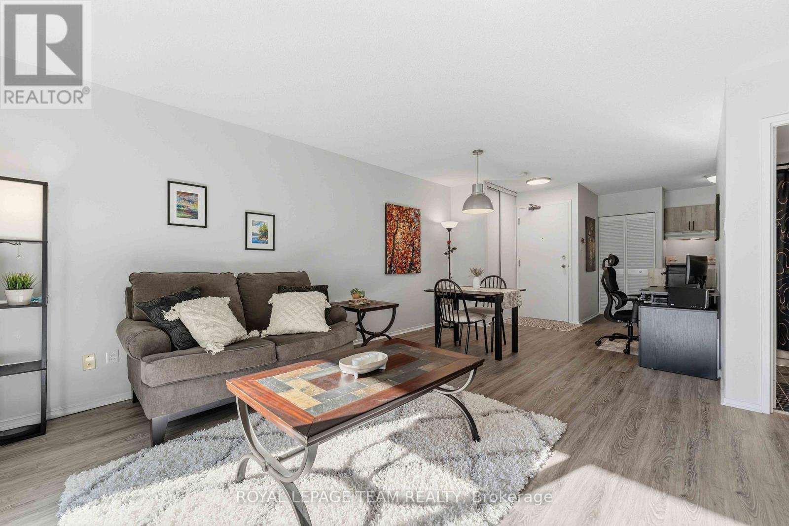 #203 110 FORWARD AVENUE - 16