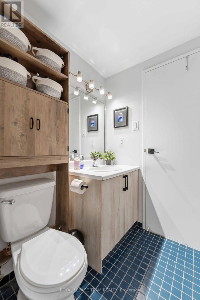 #203 110 FORWARD AVENUE - 19
