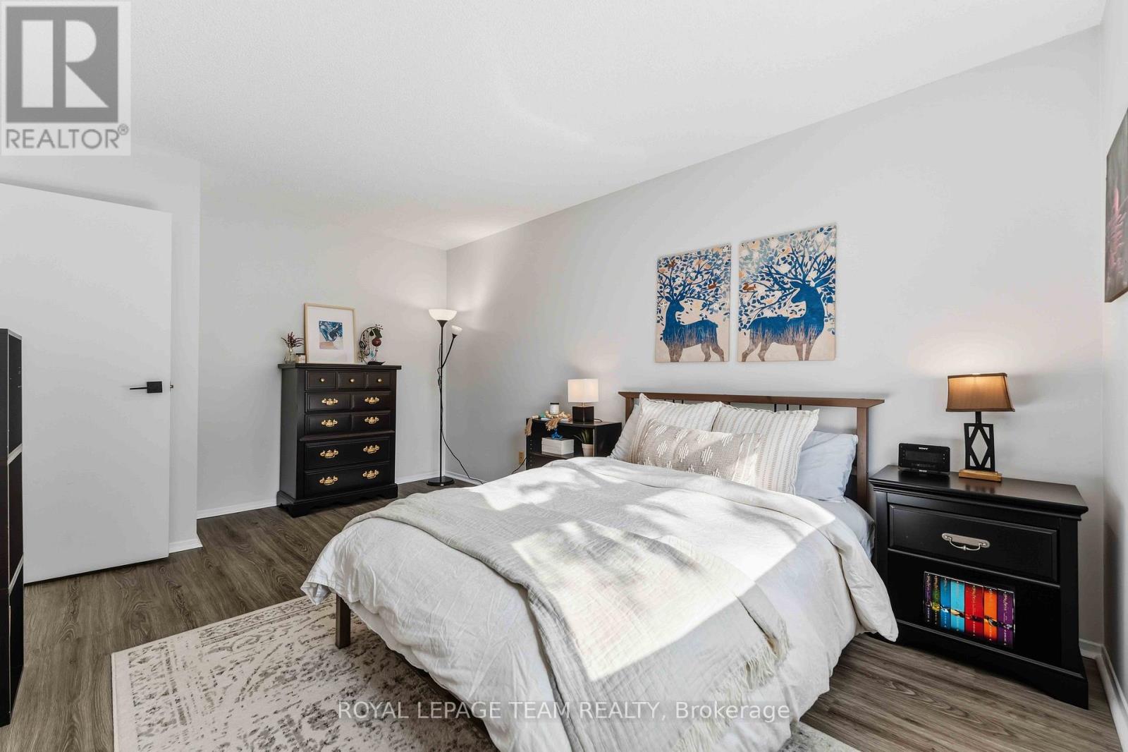 #203 110 FORWARD AVENUE - 21