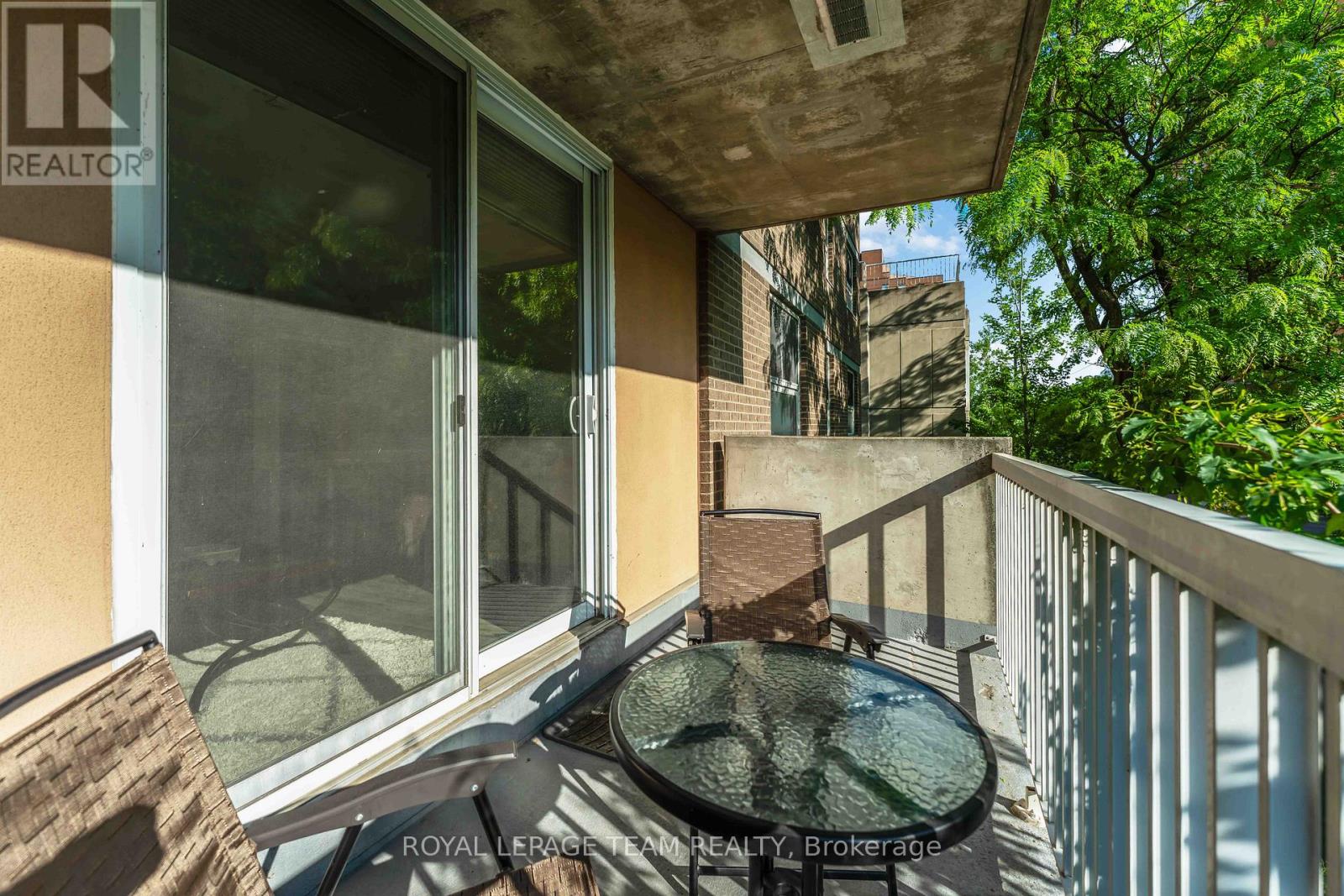 #203 110 FORWARD AVENUE - 26