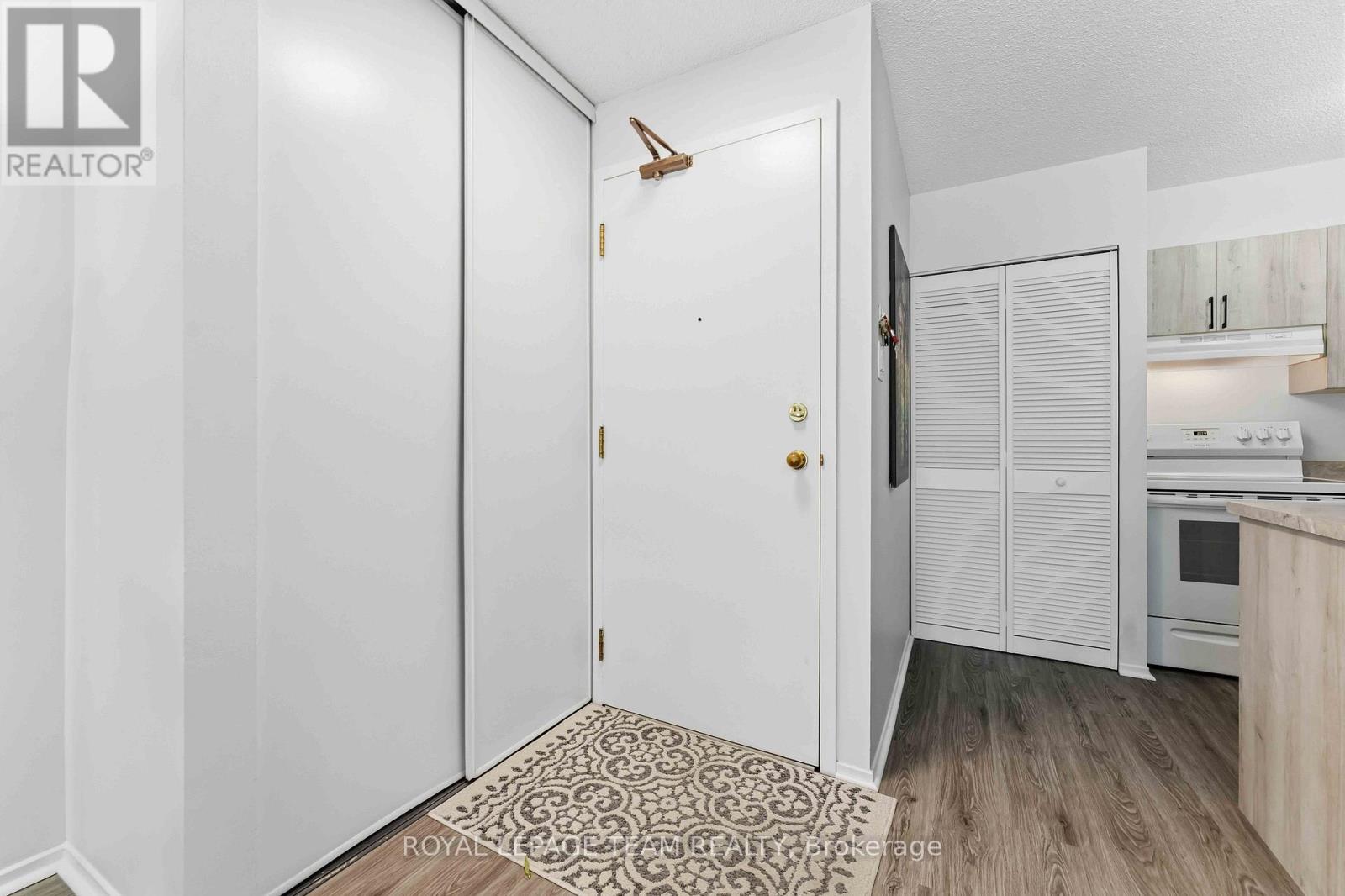 #203 110 FORWARD AVENUE - 6