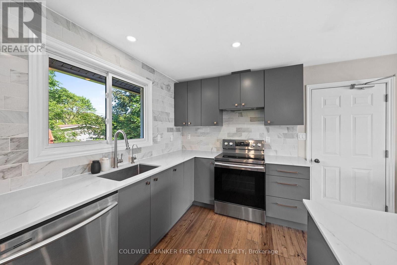 4 Bed, 3 Bath House for Sale in Ottawa – 5276 HILLCREST DRIVE, Ottawa – MLS# X13443932 - Image 16