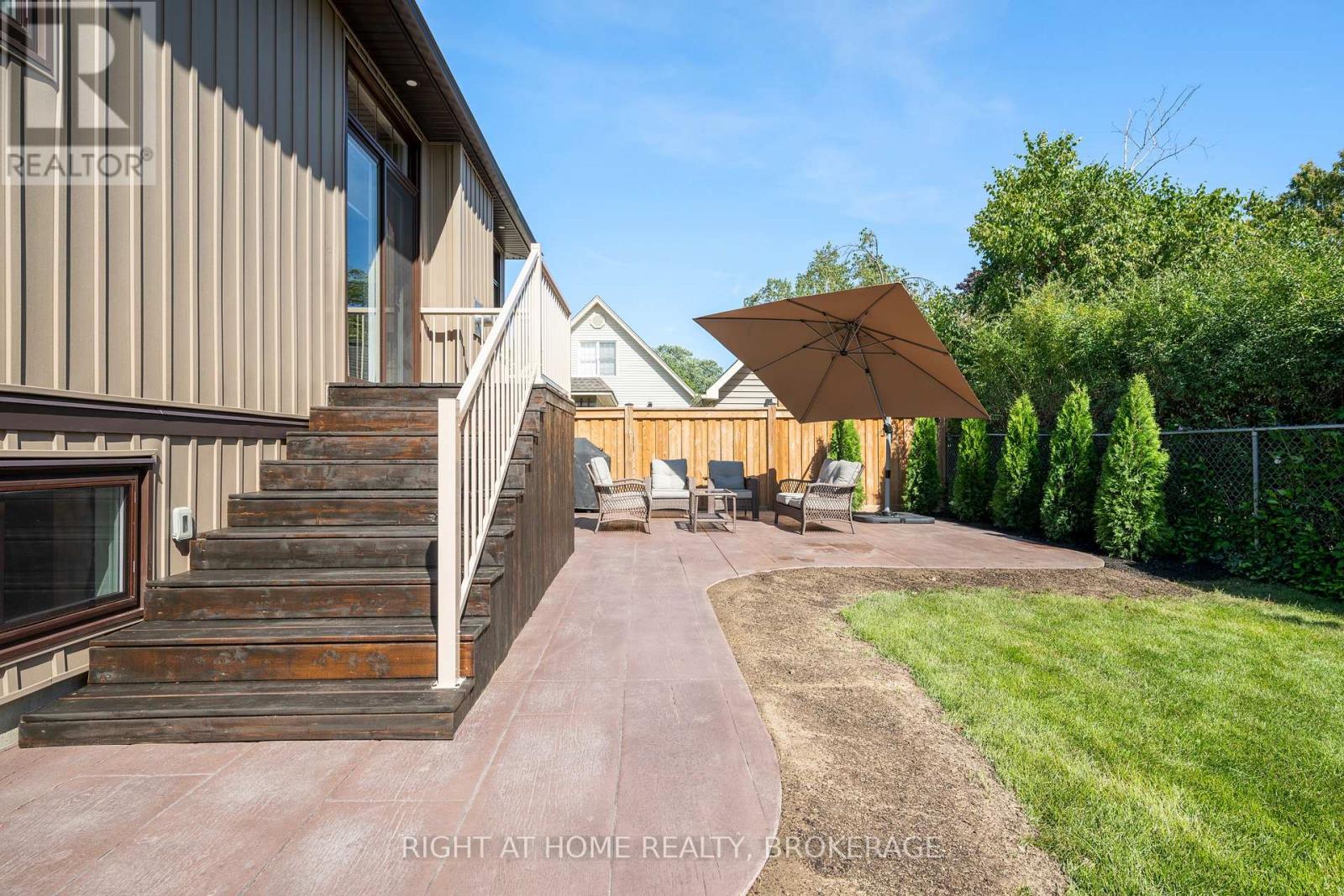 32B DOROTHY STREET - 16
