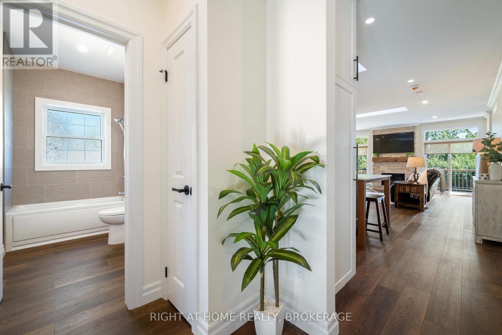 32B DOROTHY STREET - 20
