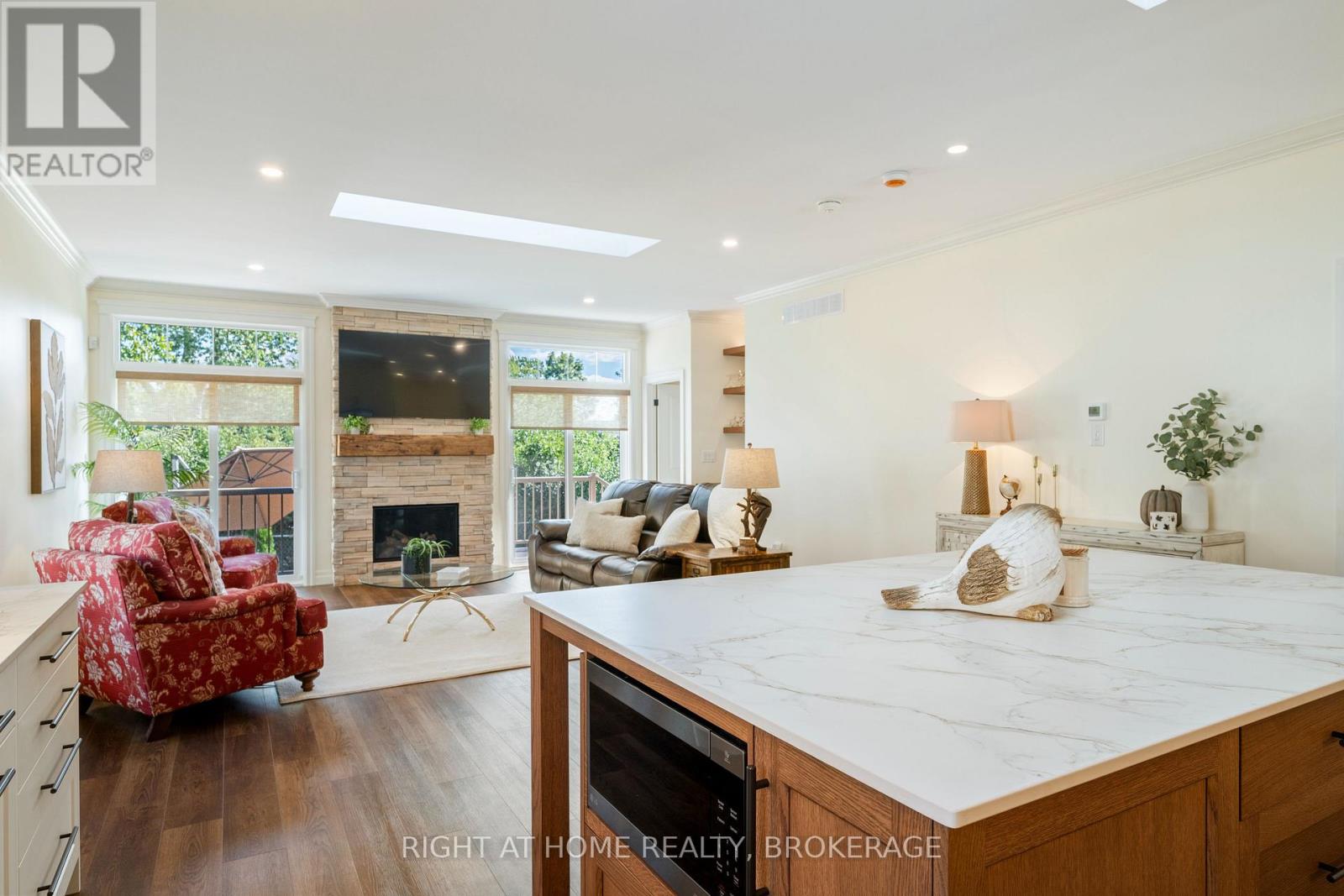 32B DOROTHY STREET - 25
