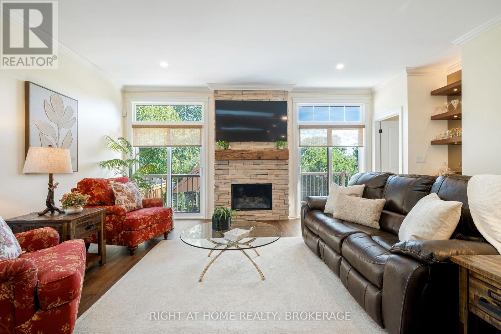32B DOROTHY STREET - 30