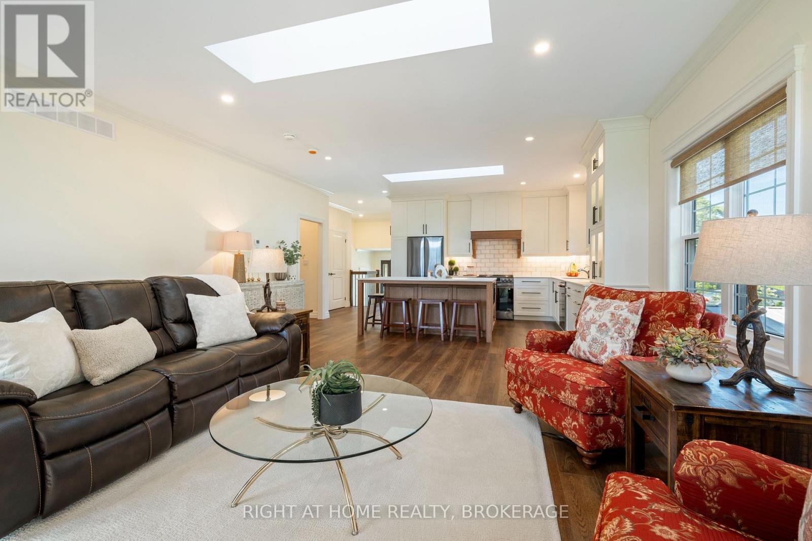 32B DOROTHY STREET - 34