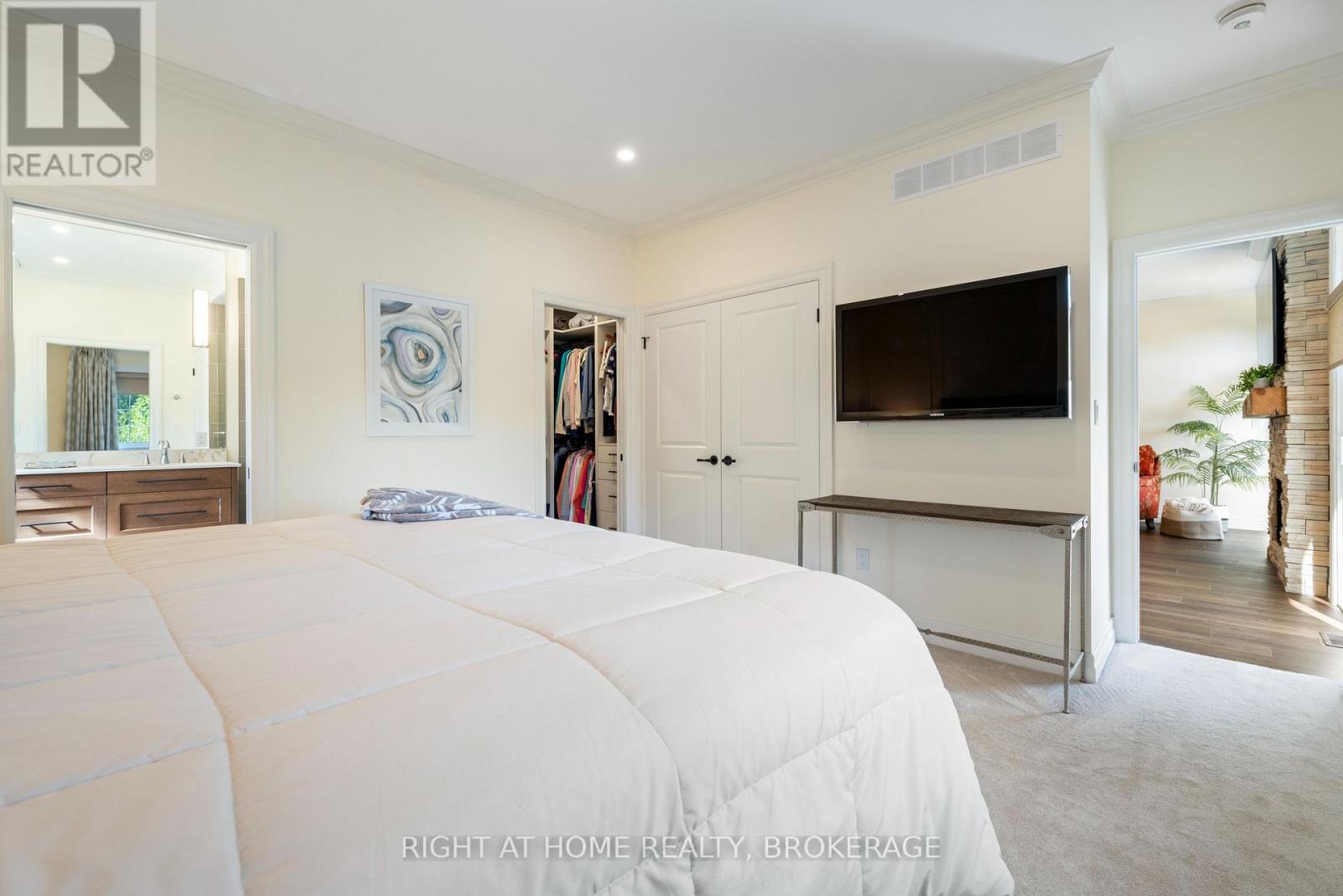 32B DOROTHY STREET - 36