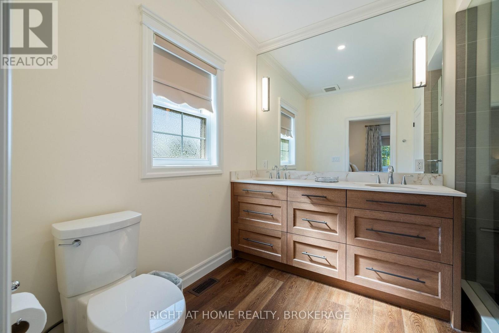 32B DOROTHY STREET - 40