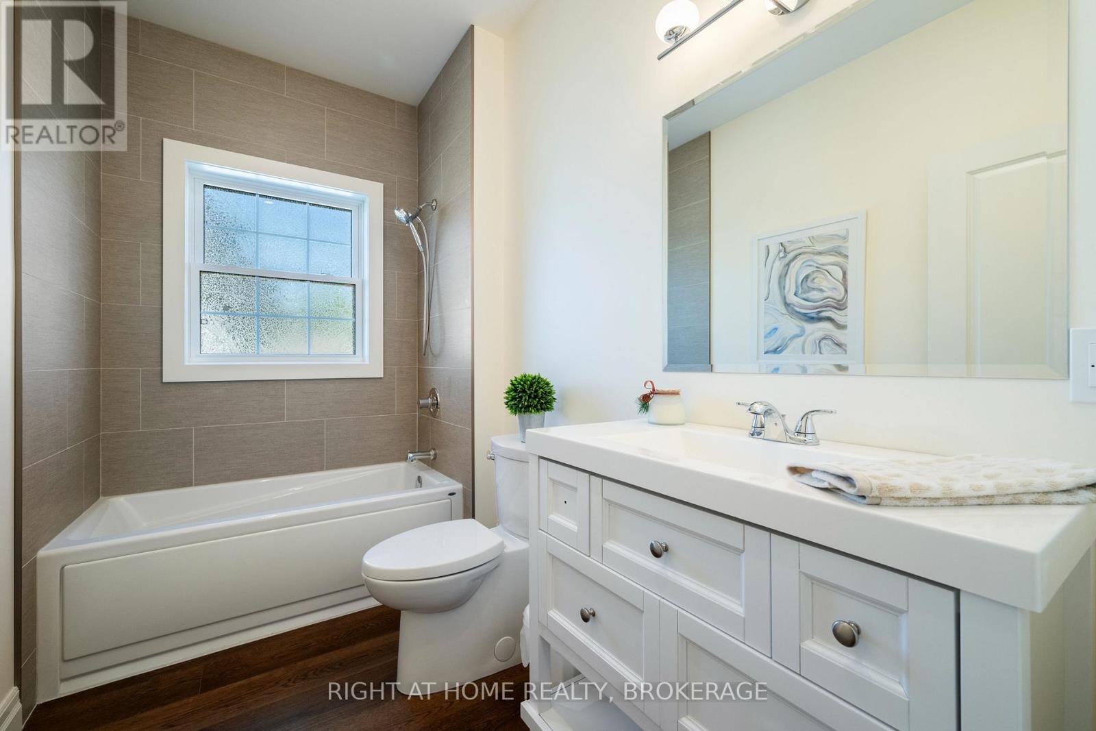 32B DOROTHY STREET - 44
