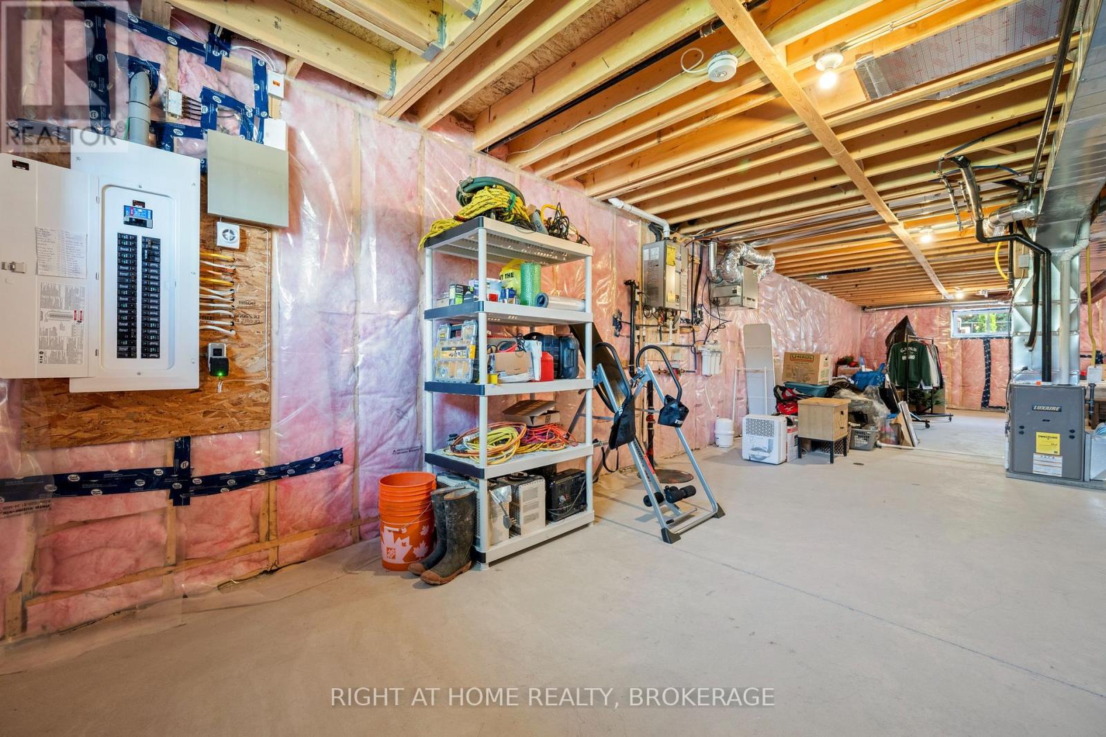 32B DOROTHY STREET - 48