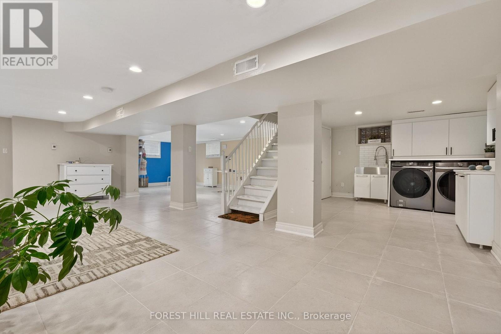 10 HIGHCLIFF CRESCENT - 33