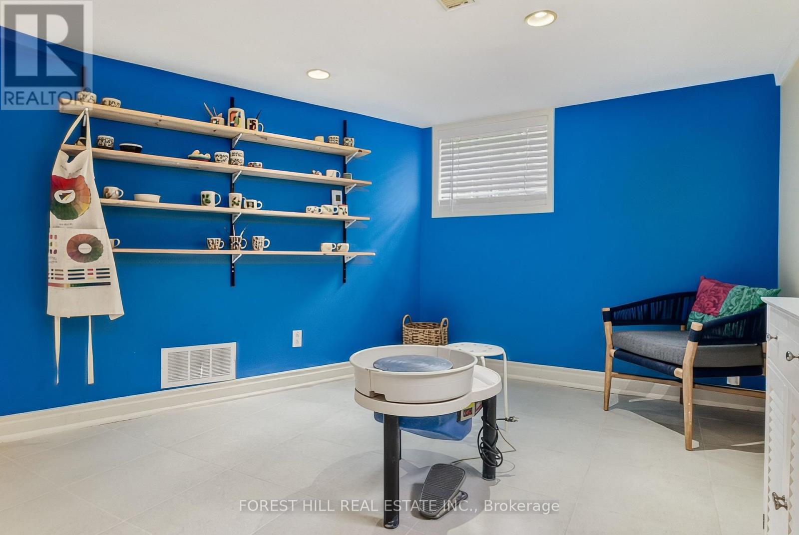 10 HIGHCLIFF CRESCENT - 40