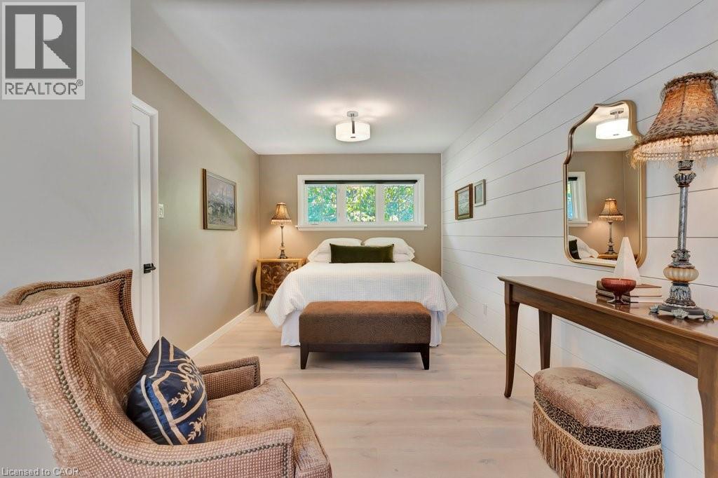 22 DALE Avenue - 16