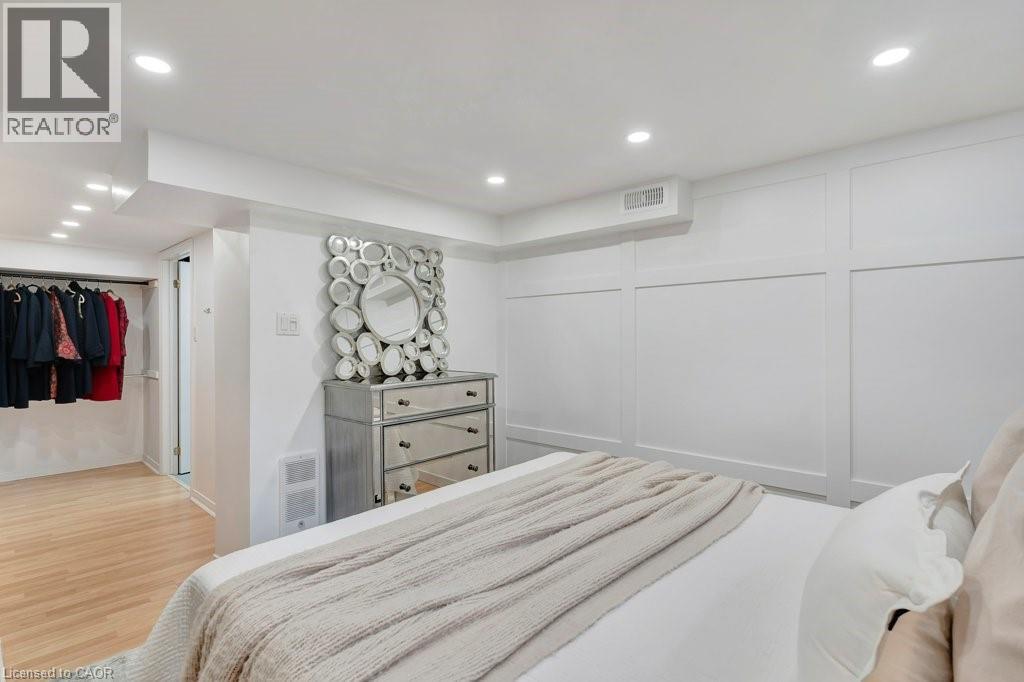 22 DALE Avenue - 29