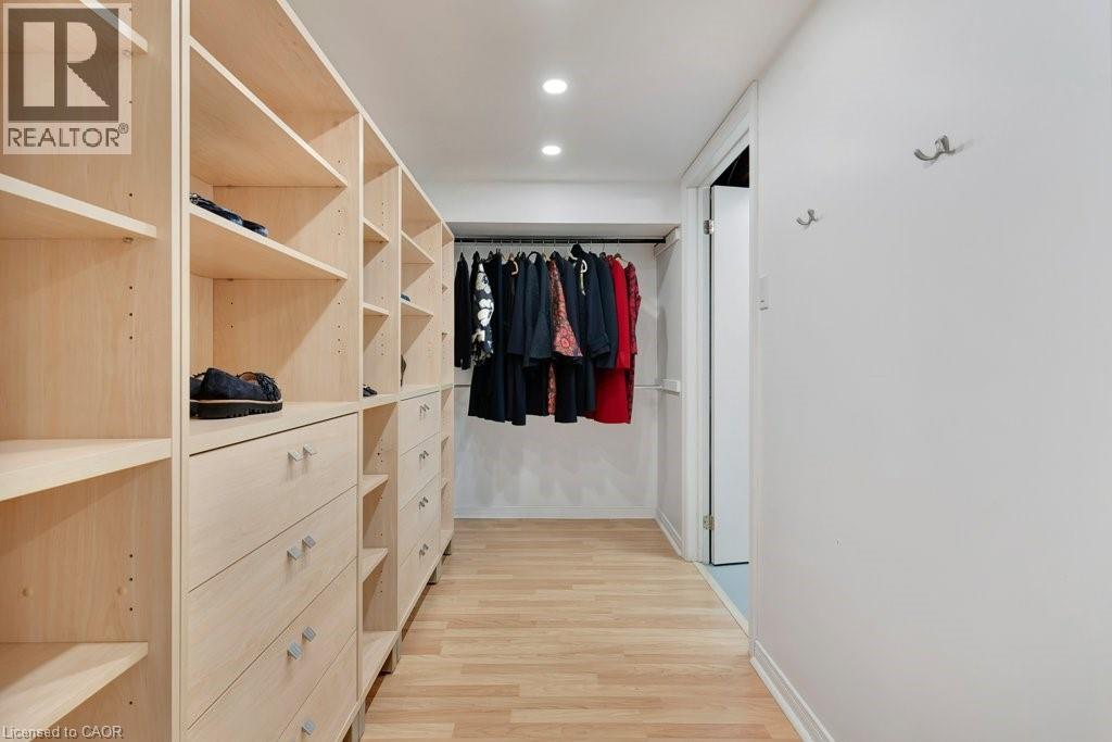 22 DALE Avenue - 30
