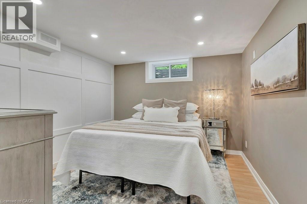 22 DALE Avenue - 28