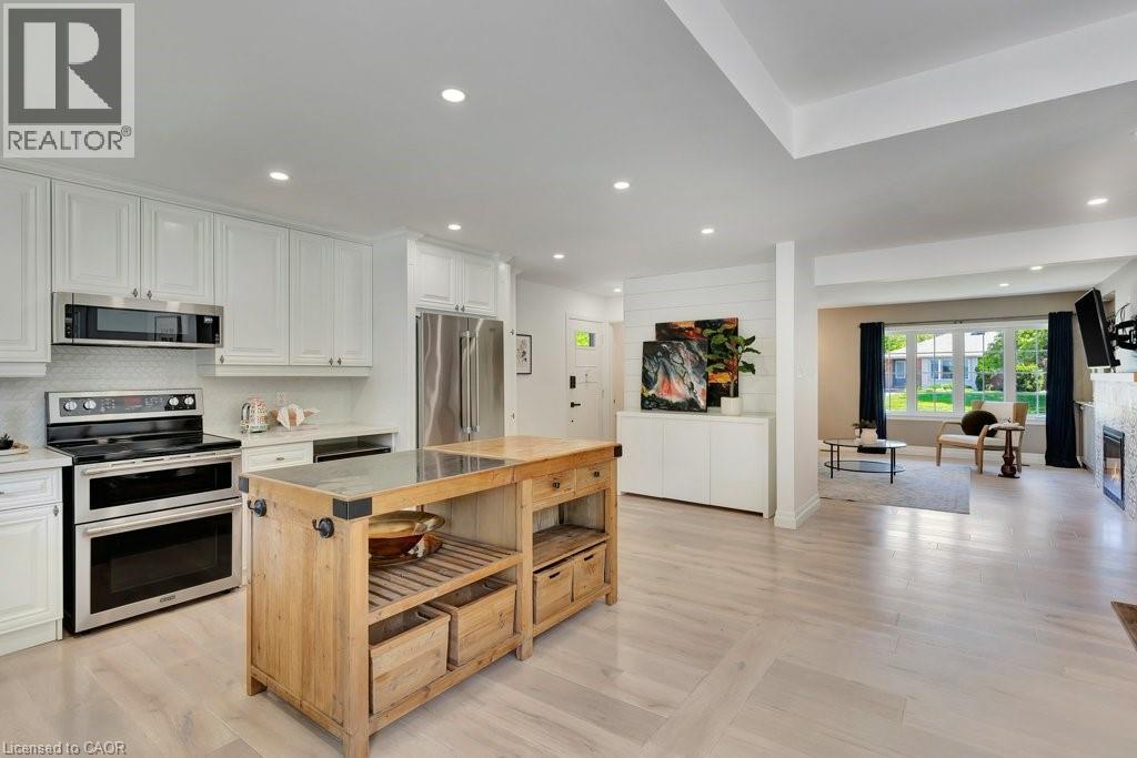 22 DALE Avenue - 13