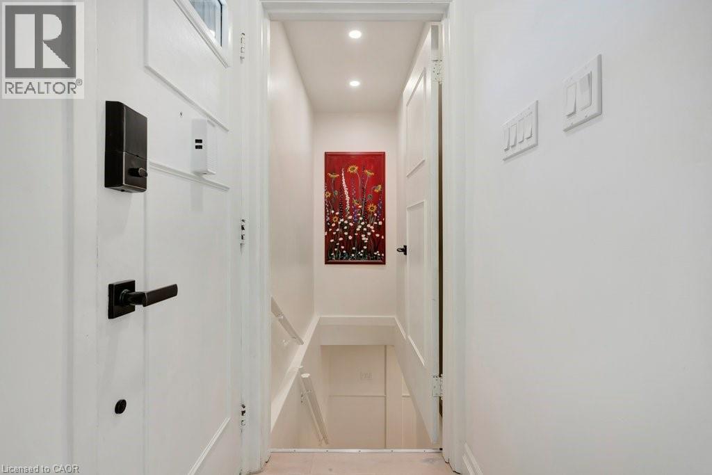 22 DALE Avenue - 23
