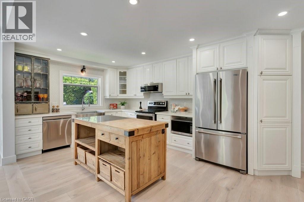 22 DALE Avenue - 11