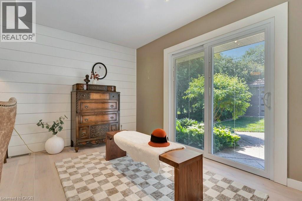 22 DALE Avenue - 18