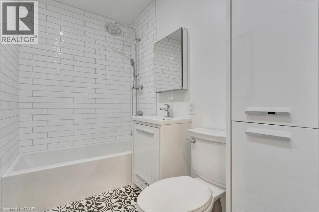 22 DALE Avenue - 19